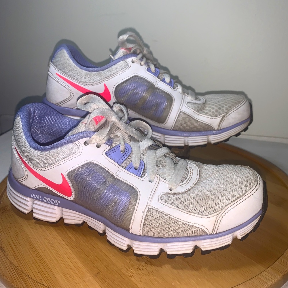Nike Womens Dual Fusion ST2 White/Lilac Pink Swoosh Running  Sneakers Size 7